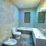 Apartment Luxury & Spacious 3 Bedroom Seafront, Balcony Yhai1-1 *