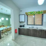 Luxury & Spacious 3 Bedroom Seafront, Balcony Yhai1-1 Apartment