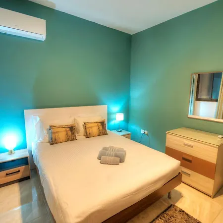 Apartment Luxury & Spacious 3 Bedroom Seafront, Balcony Yhai1-1