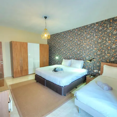 Apartment Luxury & Spacious 3 Bedroom Seafront, Balcony Yhai1-1 Sliema