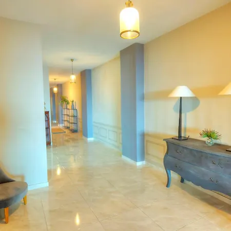 Luxury & Spacious 3 Bedroom Seafront, Balcony Yhai1-1 * Sliema