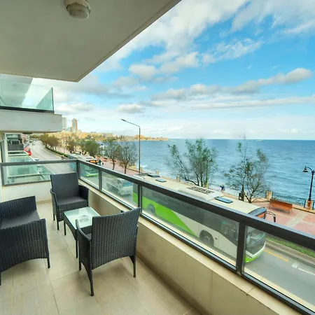Apartament Luxury & Spacious 3 Bedroom Seafront, Balcony Yhai1-1 *