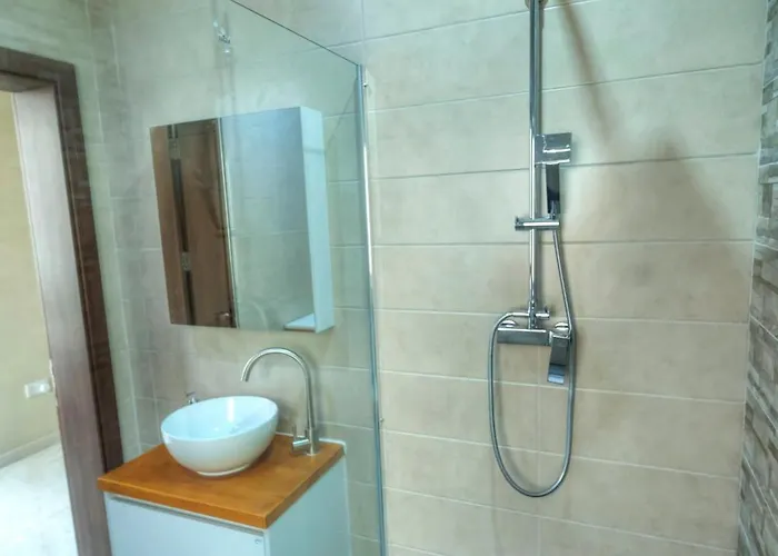 アパート Luxury & Spacious 3 Bedroom Seafront, Balcony Yhai1-1 スリーマ