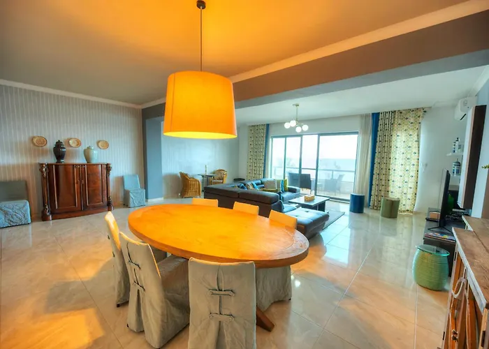 Luxury & Spacious 3 Bedroom Seafront, Balcony Yhai1-1