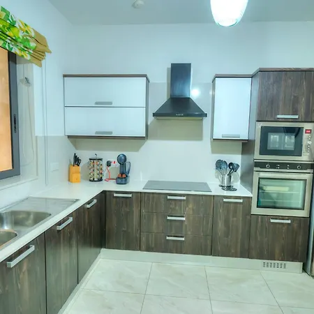 דירה Luxury & Spacious 3 Bedroom Seafront, Balcony Yhai1-1 *