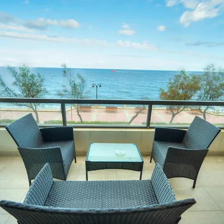 Luxury & Spacious 3 Bedroom Seafront, Balcony Yhai1-1 Daire *
