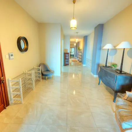 Luxury & Spacious 3 Bedroom Seafront, Balcony Yhai1-1 סליאמה