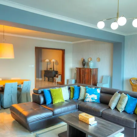 Luxury & Spacious 3 Bedroom Seafront, Balcony Yhai1-1